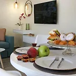 Under The Aqueduct Boutique House Apartman *