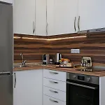 Under The Aqueduct Boutique House Apartman