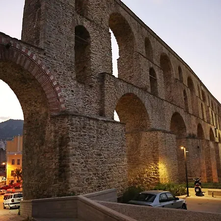 Under The Aqueduct Boutique House *