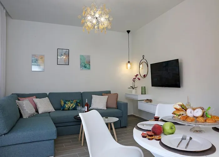 Under The Aqueduct Boutique House *