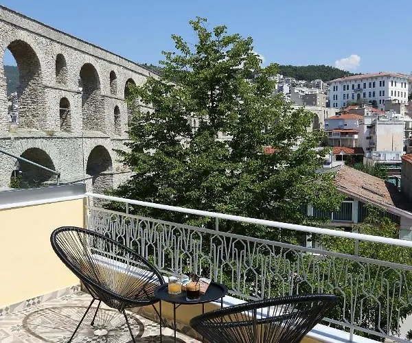 Under The Aqueduct Boutique House *