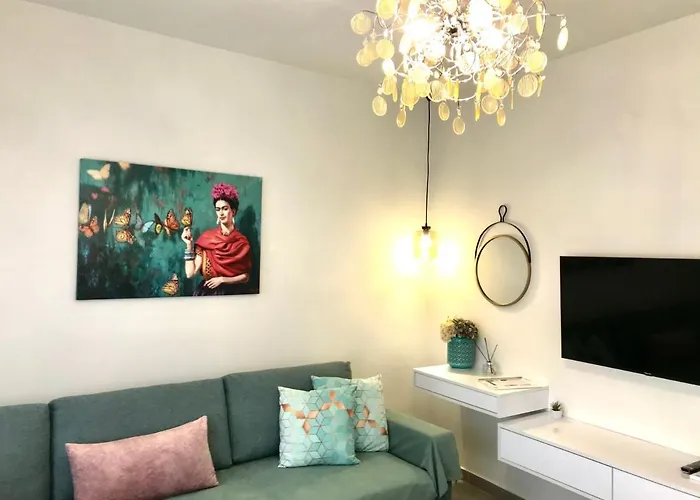 Under The Aqueduct Boutique House